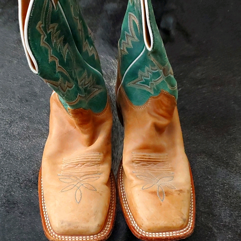 Justin women boots size 10